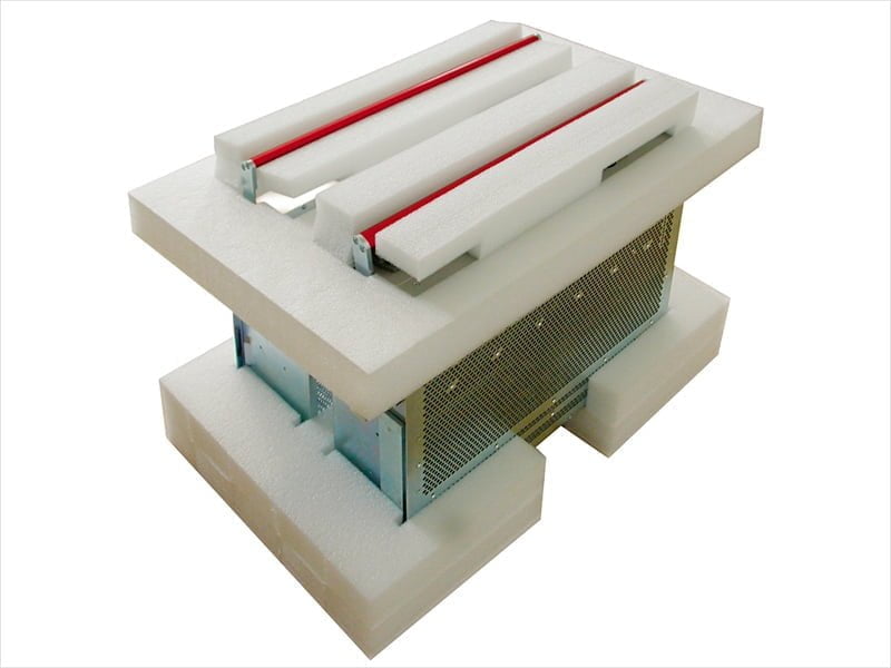 Schaumstoff Verpackung für einen Industriecomputer